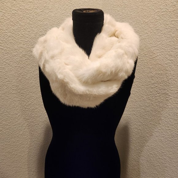 Infinity White Rabbit Scarf